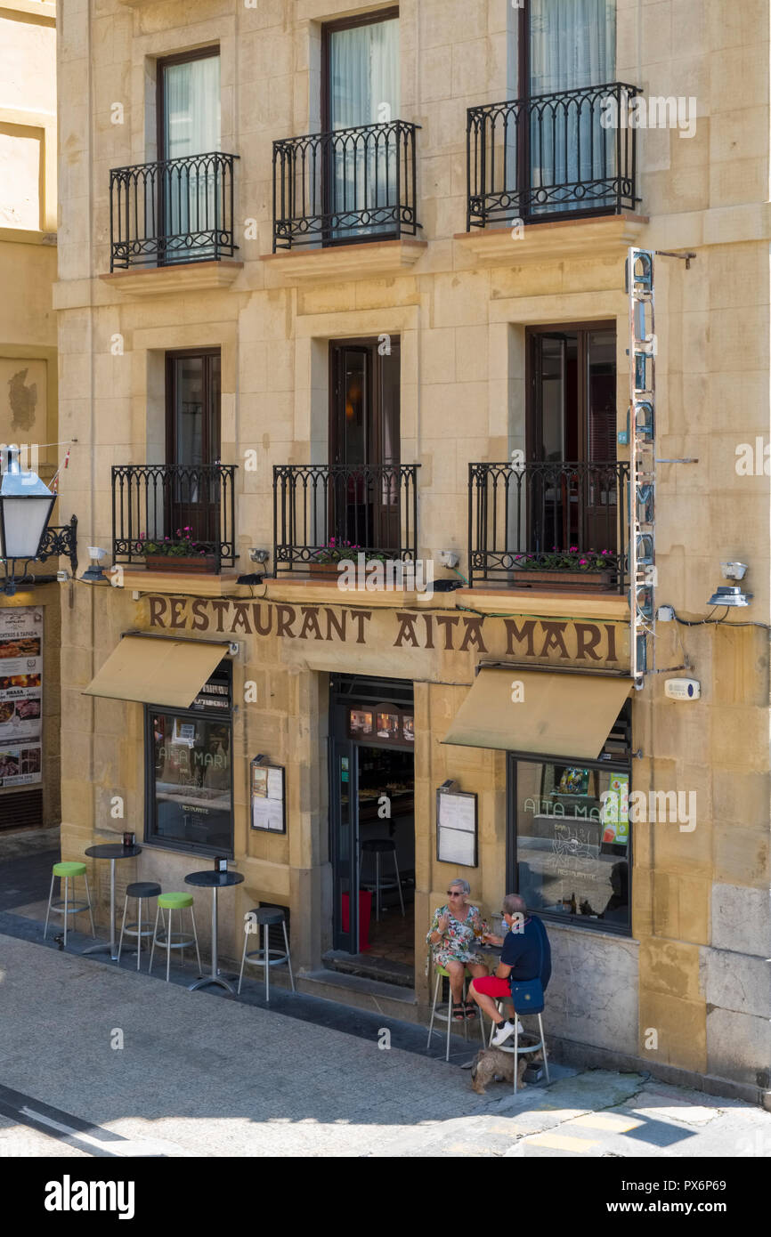 Restaurant extérieur en San Sebastian, Donostia, Pays Basque, Espagne, Europe Banque D'Images