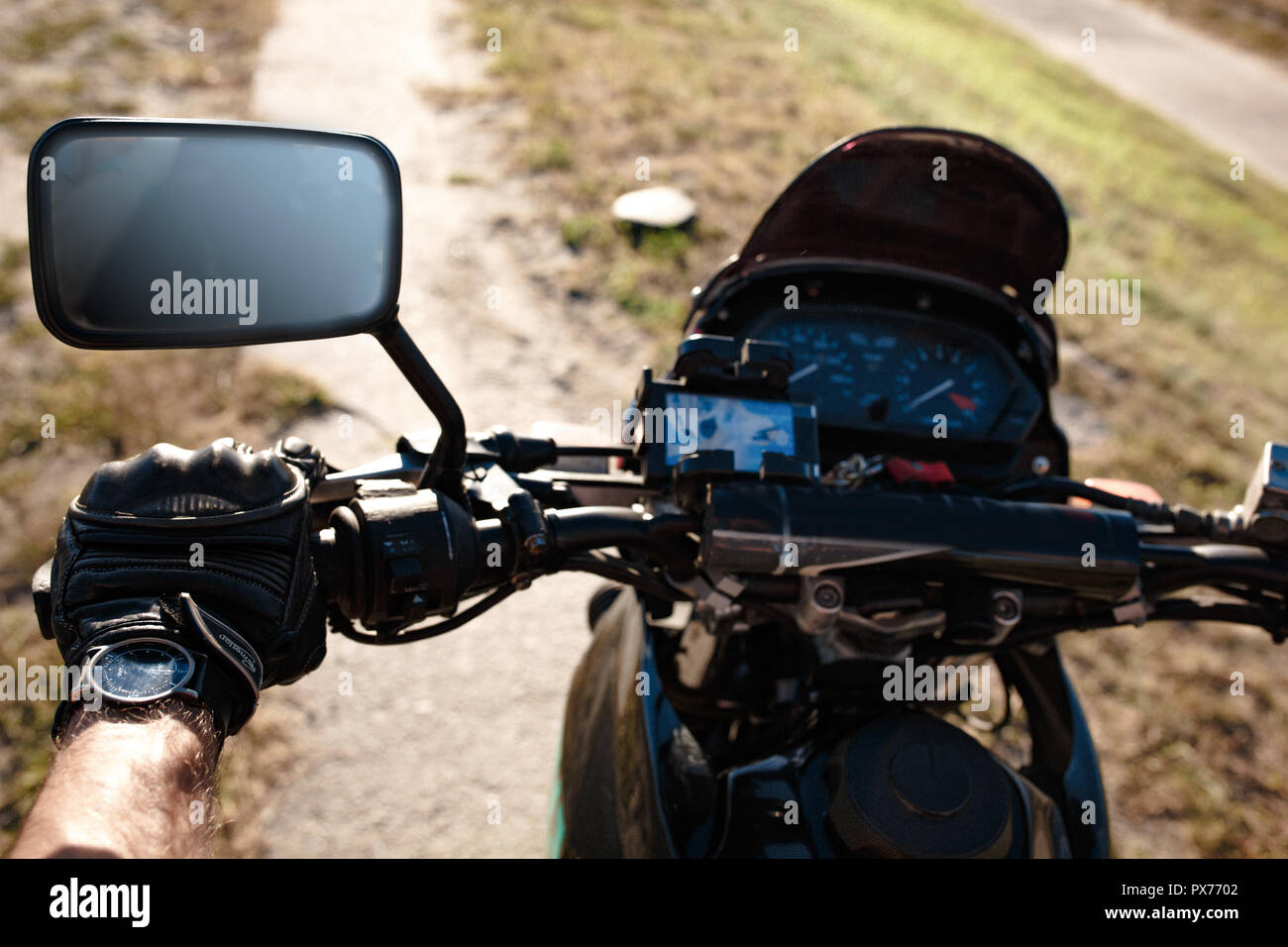 Le volant d'une moto Banque D'Images