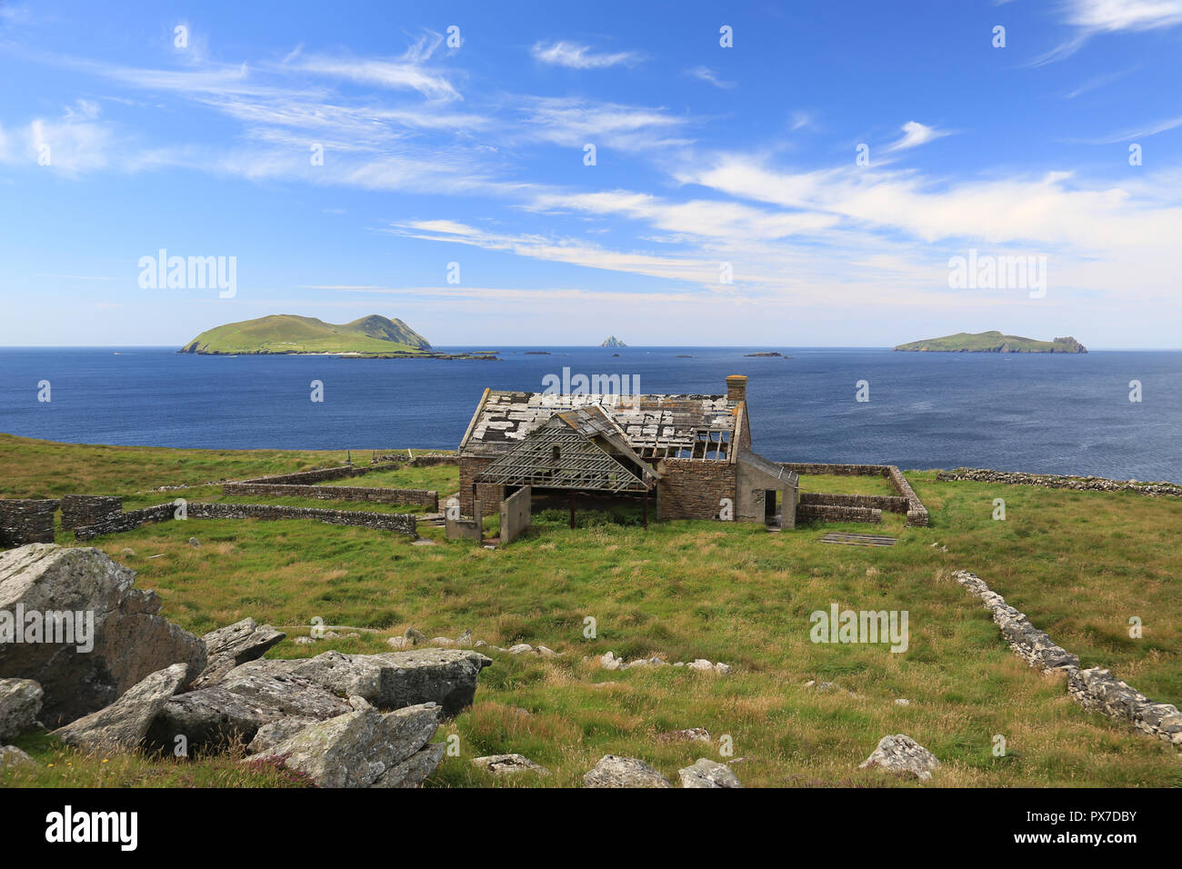 Old school house utilisés dans le film ryans, fille de façon sauvage de l'Atlantique, Dingle, comté de Kerry, Irlande Banque D'Images