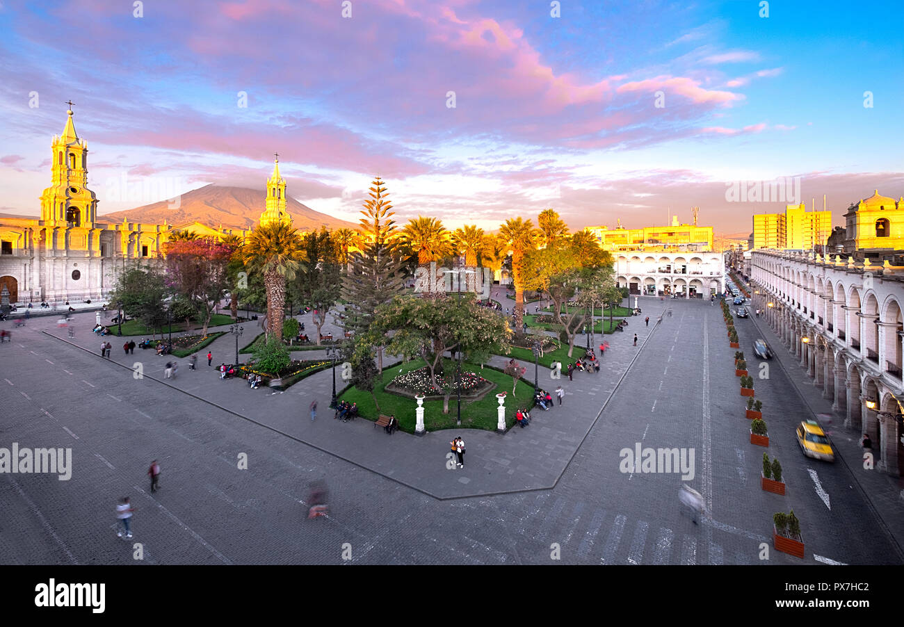 PLAZA DE ARMAS - AREQUIPA - Pérou Banque D'Images