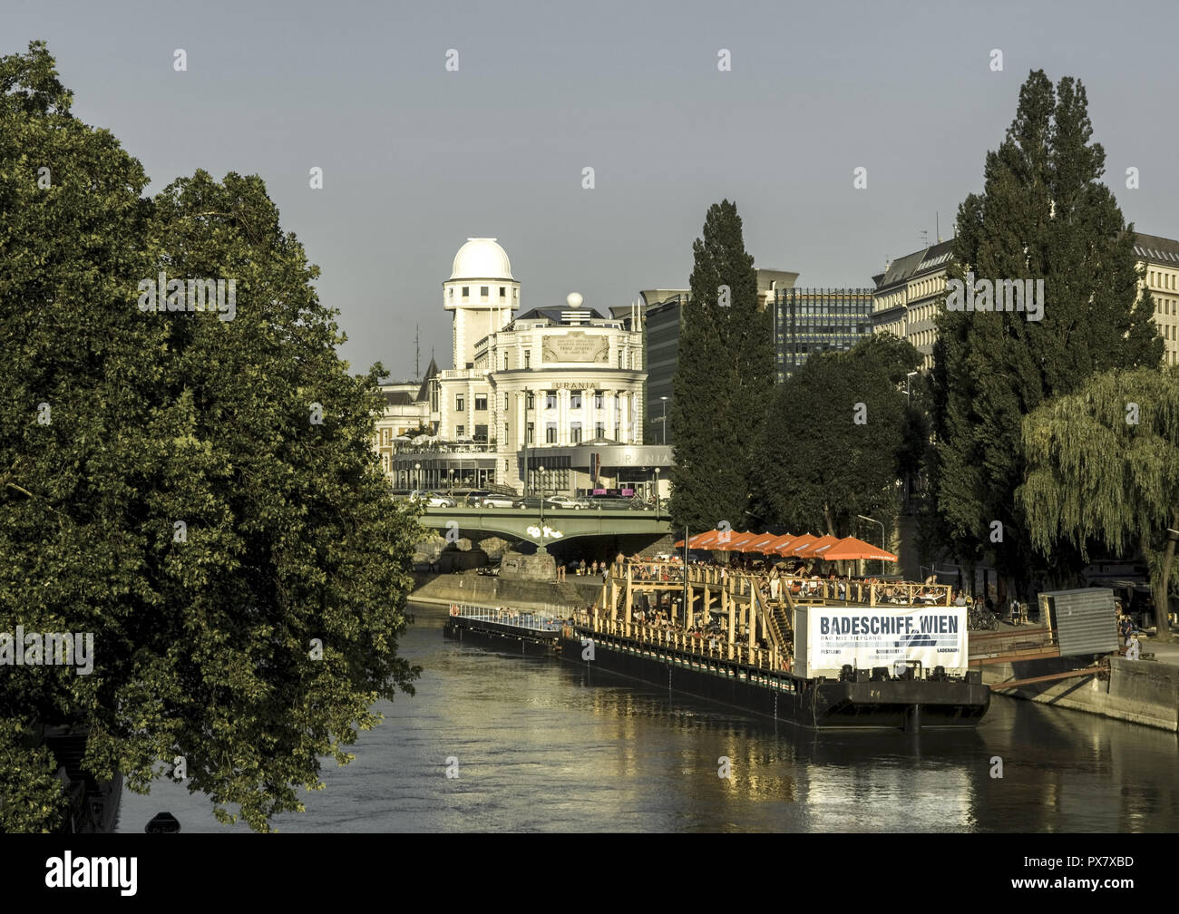 Vienne, piscine sur le canal du Danube, l'Autriche, Canal du Danube Banque D'Images