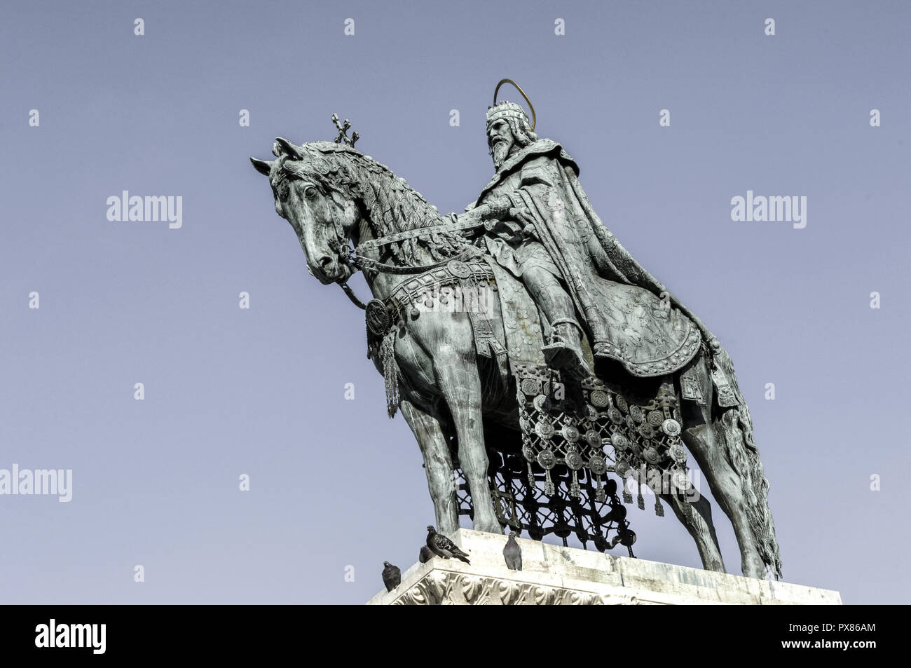 Budapest, Bastion des Pêcheurs, Halaszbastya, statue Saint Stephan King, Hongrie Banque D'Images