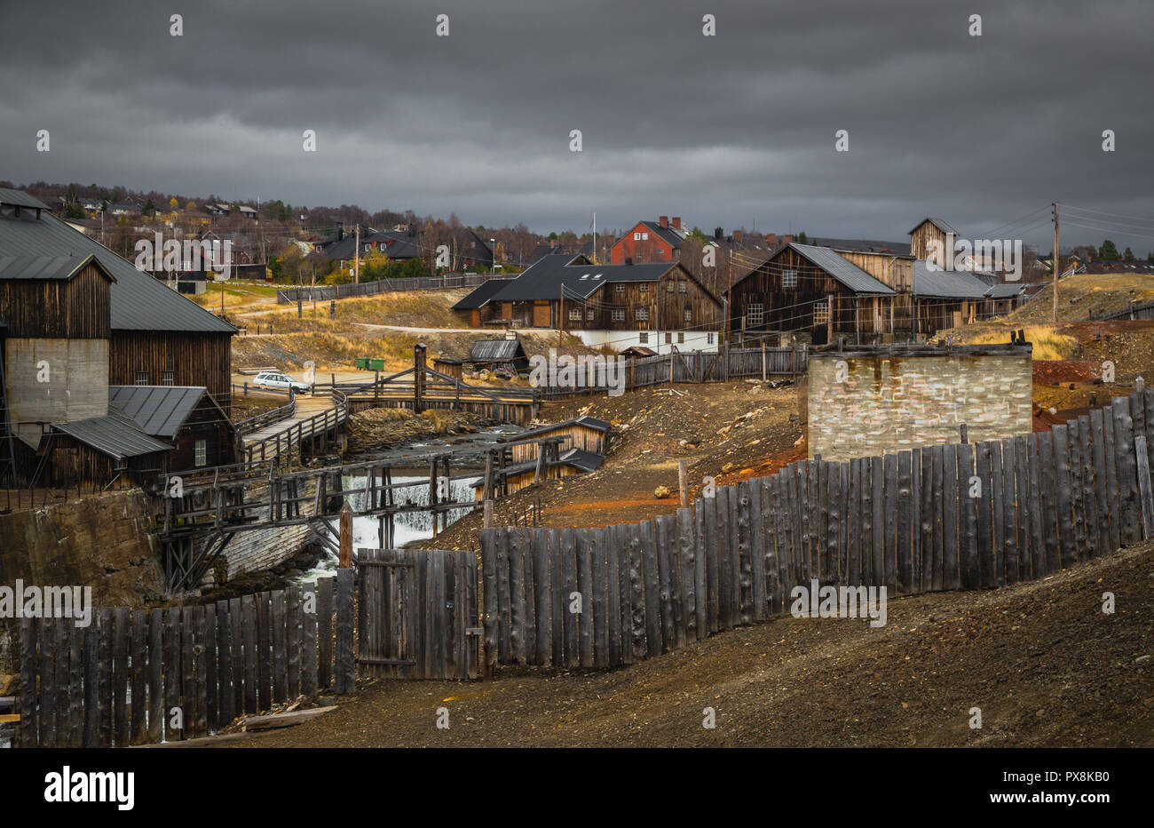Ville minière de Røros la Norvège, vieille ville d'origine fantastique norvégien, défini comme site du patrimoine mondial de l'UNESCO. Une architecture traditionnelle en bois. Banque D'Images
