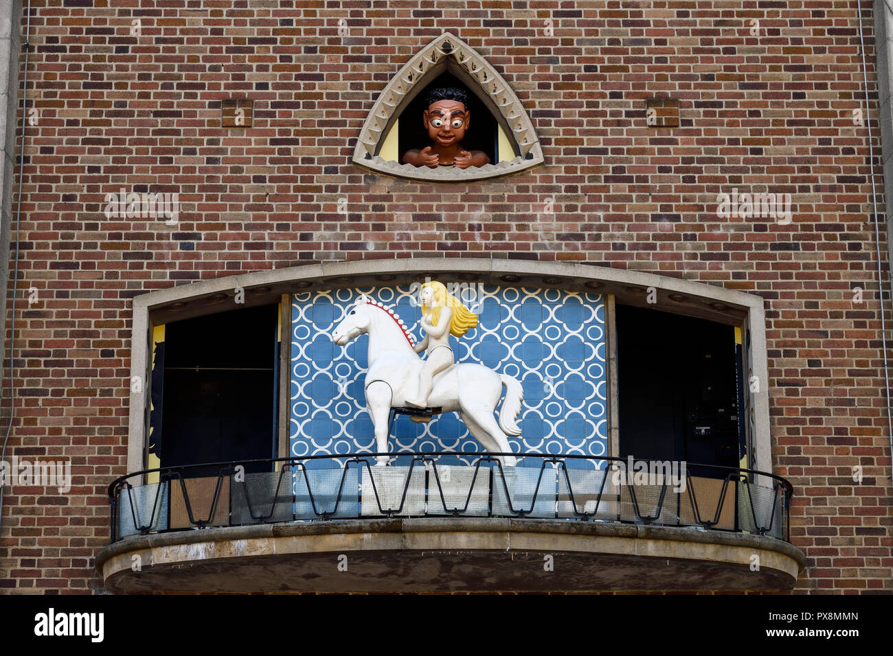La Lady Godiva et Voyeur réveil dans Broadgate au centre-ville de Coventry UK Banque D'Images