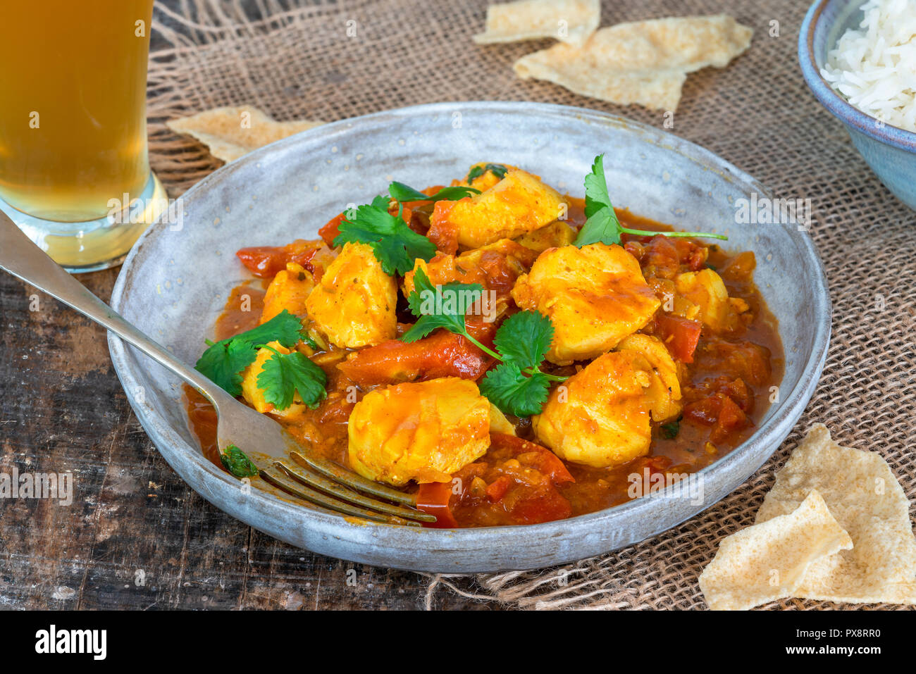 - Mappas poisson style Keralan coconut curry de poisson avec du riz. C'est un plat populaire dans le sud de l'état indien du Kerala. Banque D'Images