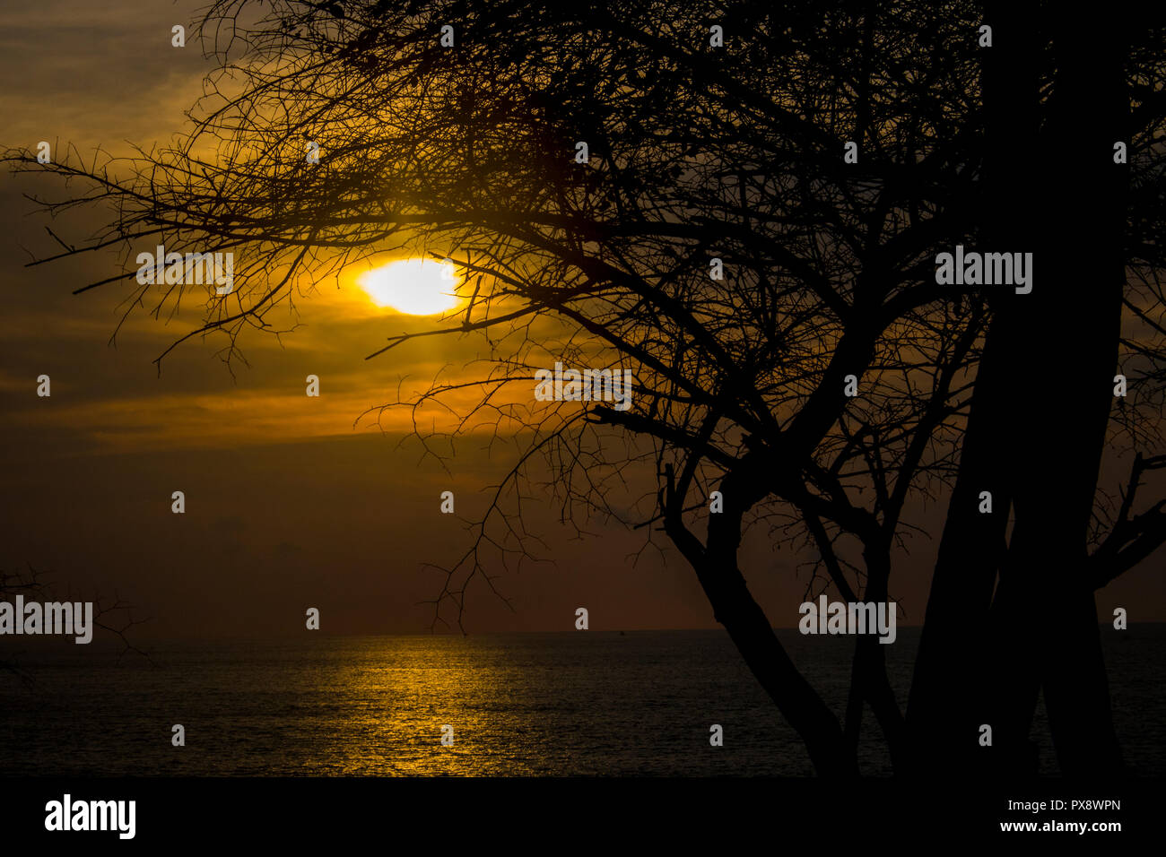 Vue de la plage des vacances coucher du soleil photo Banque D'Images