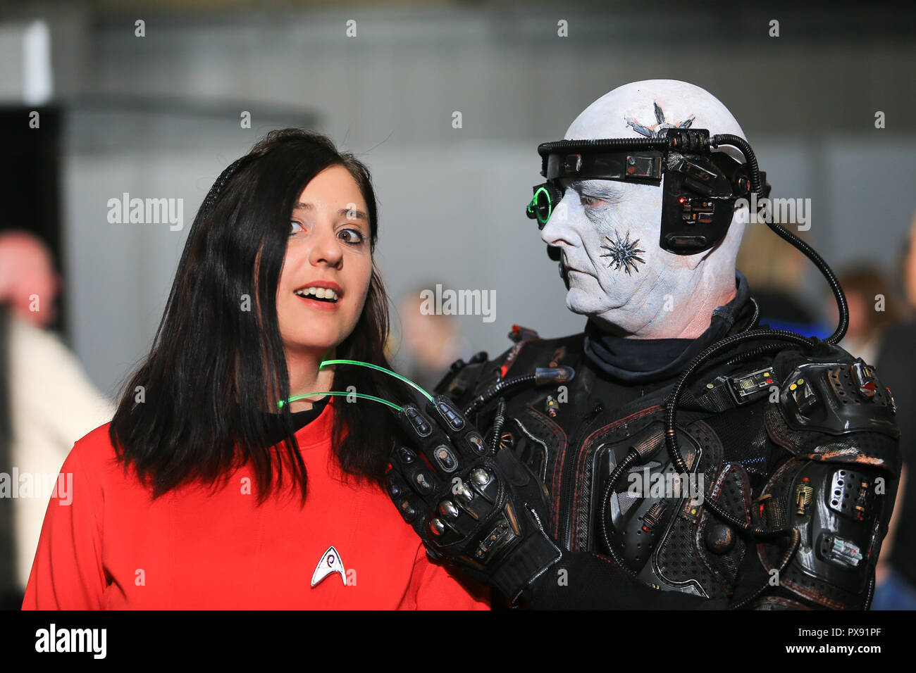 NEC de Birmingham, Royaume-Uni. 20 octobre, 2018. Les visiteurs arrivent pour la destination annuelle Convention Star Trek à NEC, Birmingham, avec beaucoup de gens habillés pour l'occasion dans les costumes que les personnages d'usure dans la célèbre émission de télévision et films. Peter Lopeman/Alamy Live News Banque D'Images