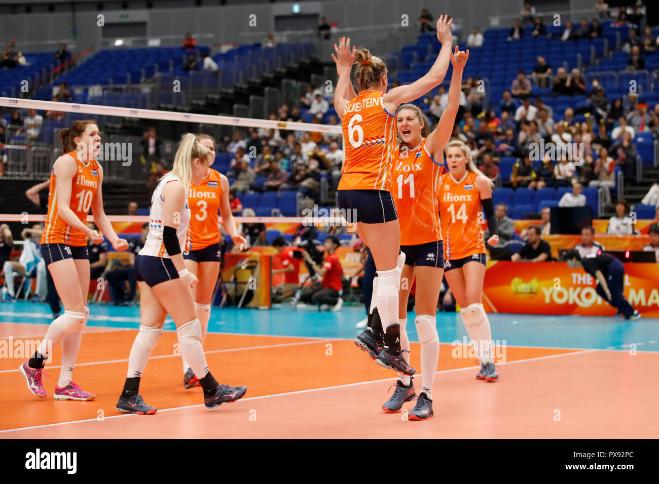 Kanagawa, Japon. 19 Oct, 2018.  ?L'équipe nationale des Pays-Bas (NED) : volley-ball Volleyball FIVB Women's World Championship Japon 2018 ronde finale Demi-finale entre la Serbie 3-1 aux Pays-Bas au Yokohama Arena de Kanagawa, Japon . Credit : Naoki Morita/AFLO SPORT/Alamy Live News Banque D'Images