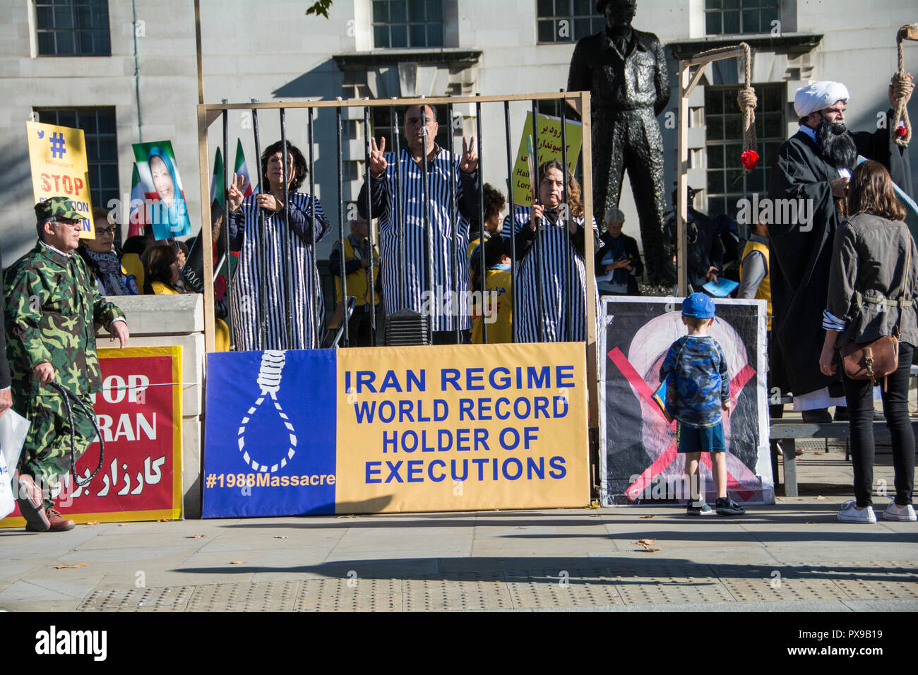 Londres, Angleterre, Royaume-Uni. 20 octobre, 2018. Halte aux exécutions en Iran manifestation à Whitehall, Londres, UK © Jansos / Alamy Live News. Banque D'Images