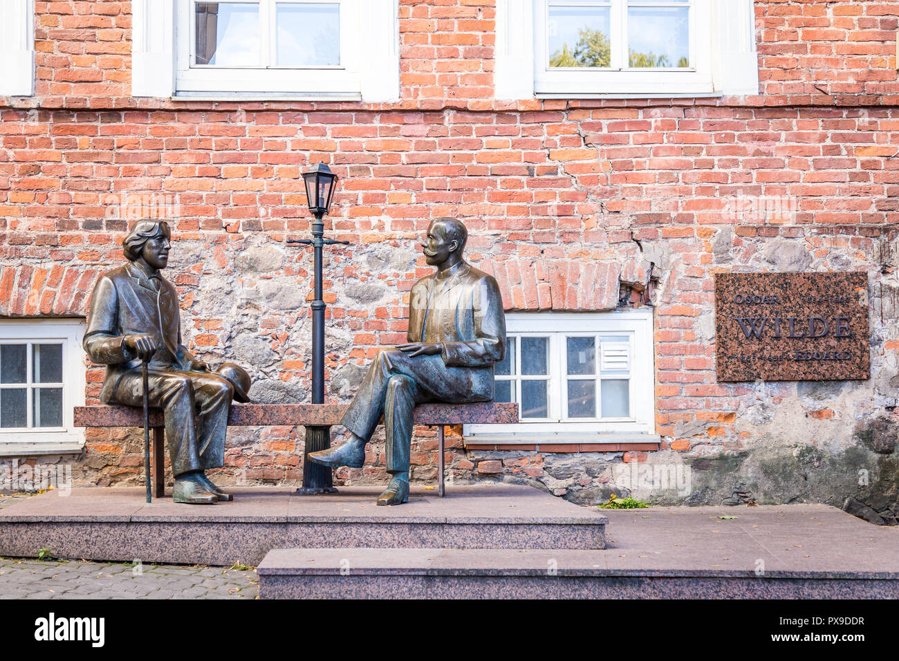 Sculpture Oscar Wilde et Eduard Vilde Banque D'Images