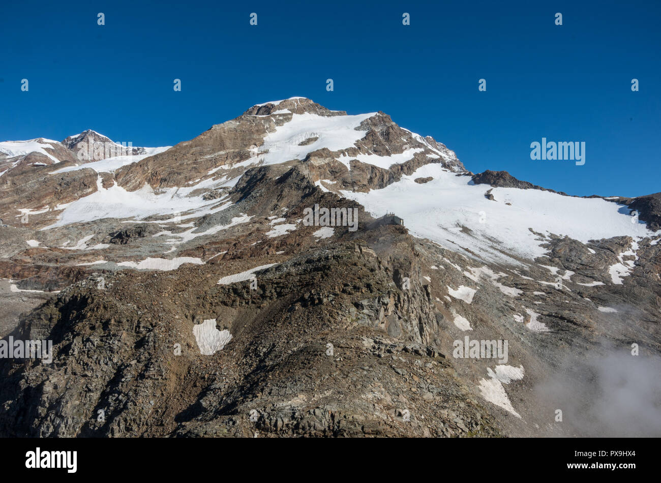 Vue de mont Pyramide Vincent et Bors glacier dans massif du Monte Rosa près de Punta Indren. Verbania, Italie Banque D'Images