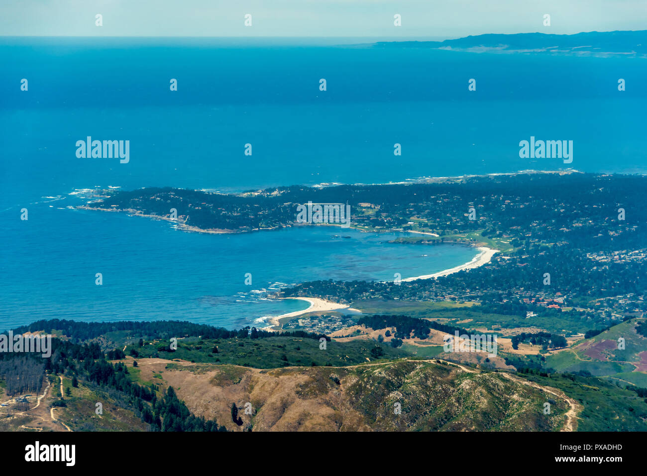 Carmel by the Sea en Californie vu de l'avion sur une journée ensoleillée. Banque D'Images Carmel by the Sea en Californie vu de l'avion sur une journée ensoleillée. Banque D'Images
