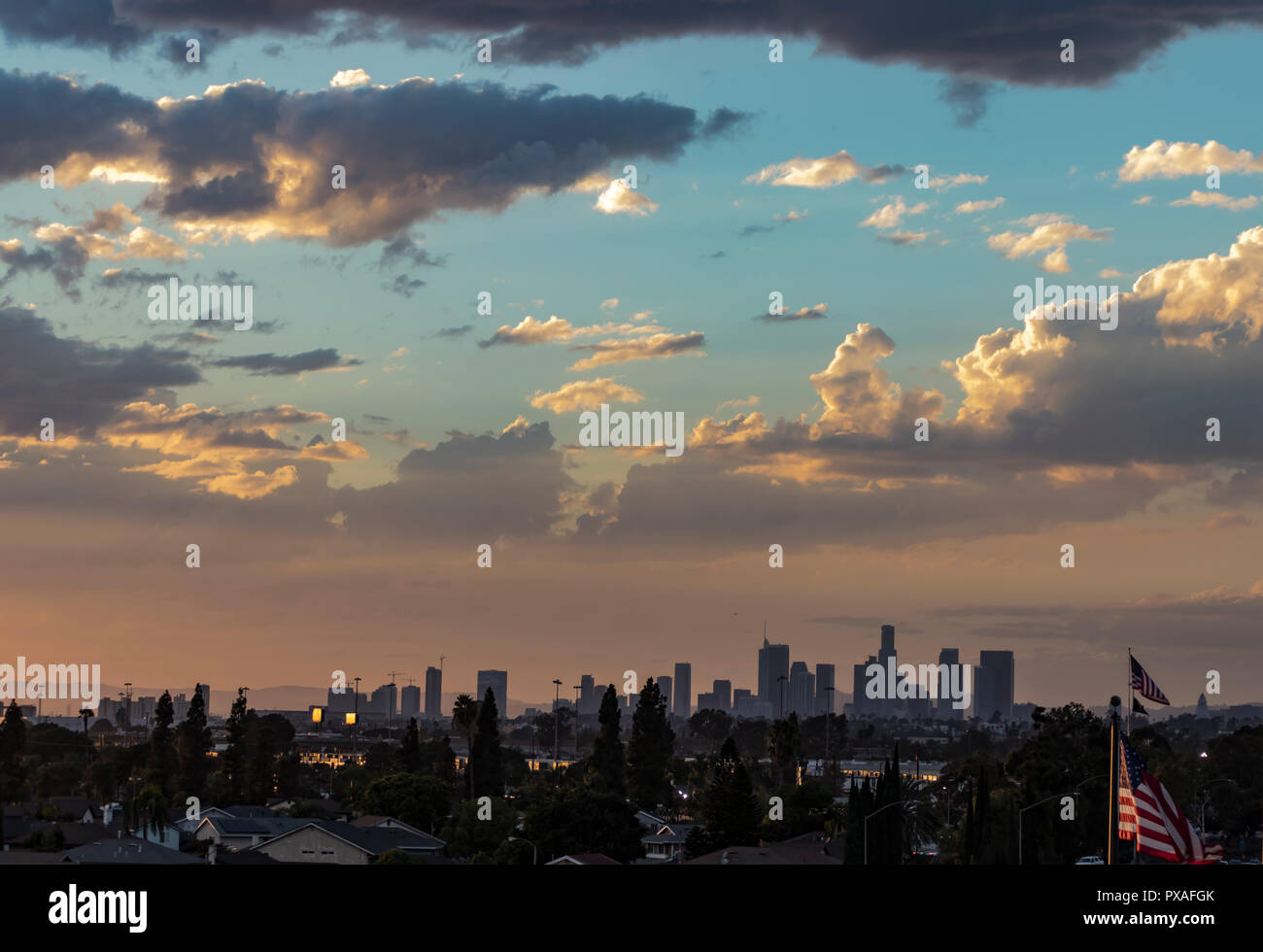 Menaces sur le centre-ville de Los Angeles le soirée d'automne, en Californie, USA. Banque D'Images