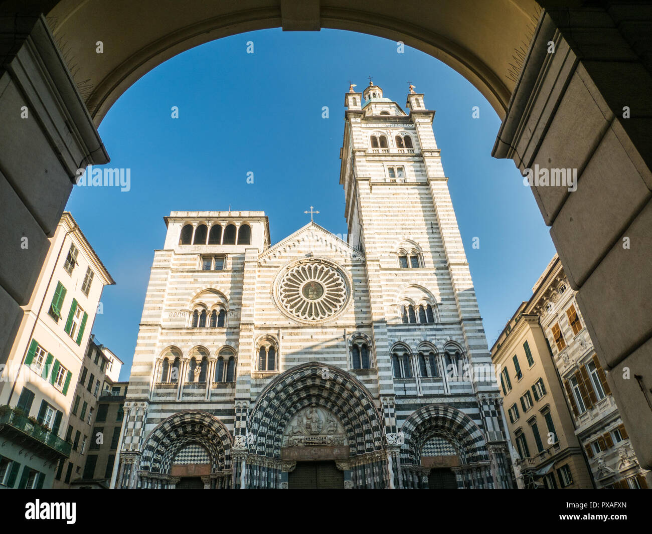 Cathédrale catholique de gênes Banque de photographies et d’images à