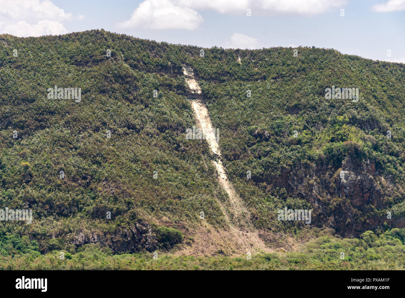 Un glissement de terrain le long de la rim dans le cratère du Mont Longonot, Kenya Banque D'Images