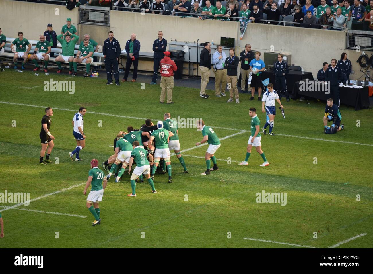 L'Irlande essayez de démarrer un maul lors de l'Irlande du Nord / match All-Blacks en novembre 2016 à Chicago. Banque D'Images