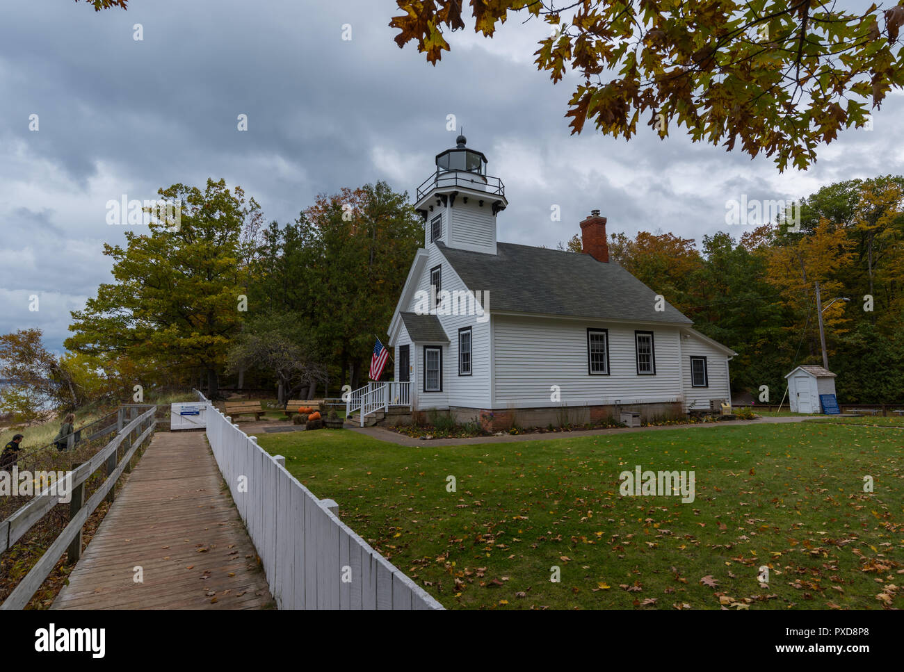 La vieille Mission Point Lighthouse une journée d'automne. Traverse City, Michigan, États-Unis. Banque D'Images
