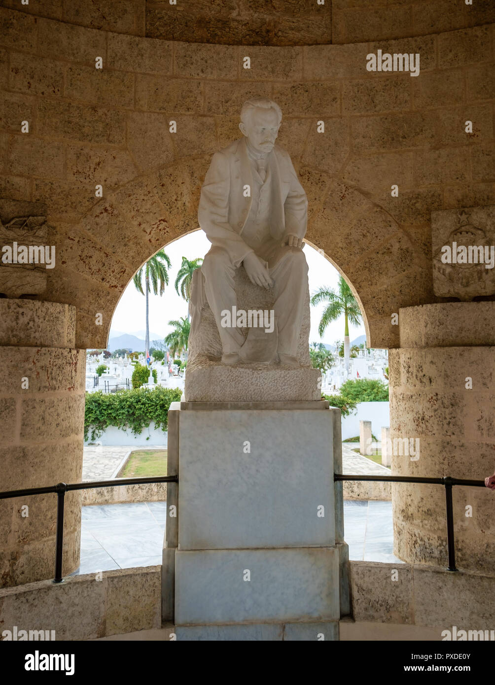 Statue de Jose Marti, Santa Ifgenia Cimetière, Santiago de Cuba, Cuba Banque D'Images