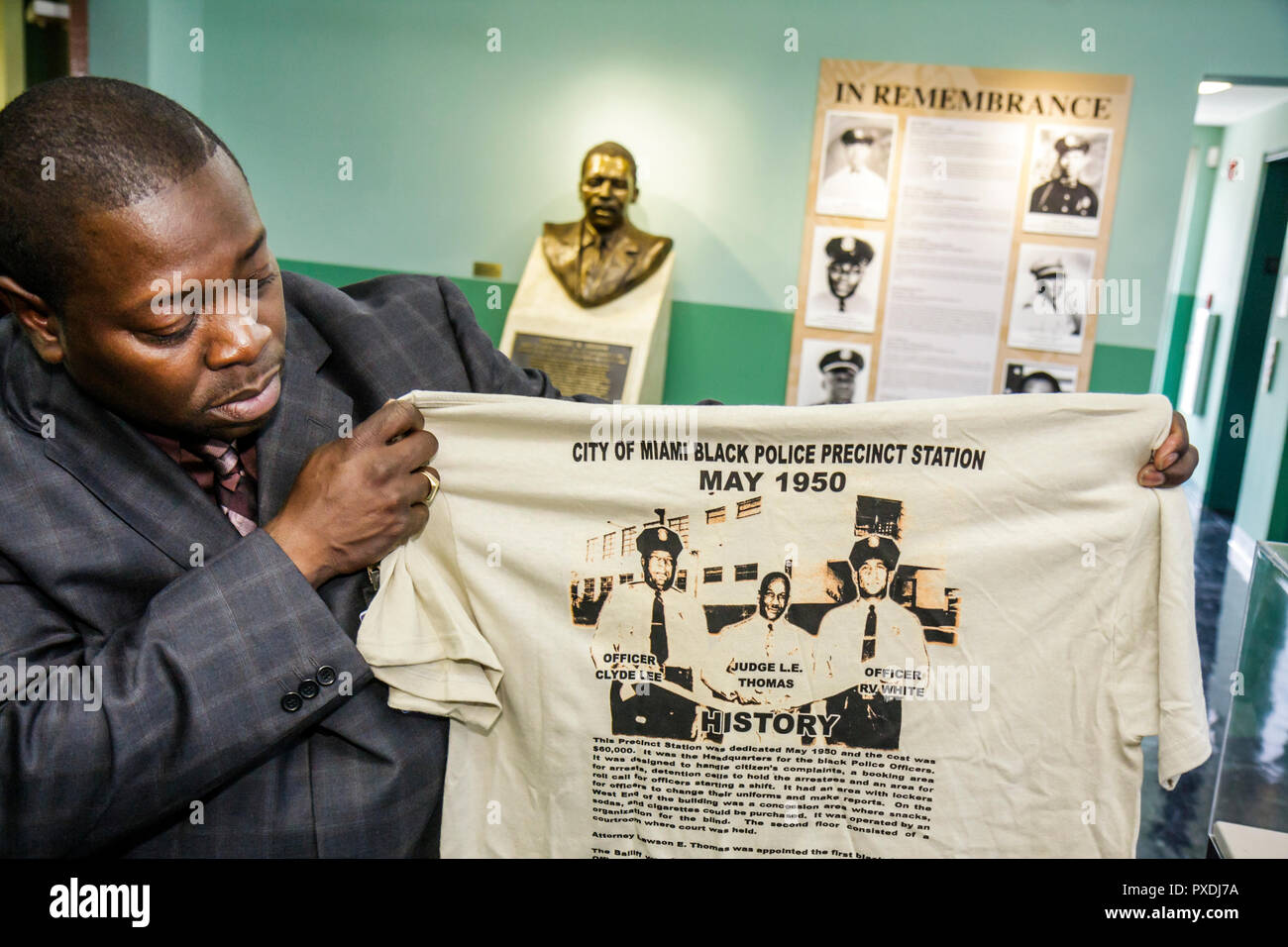 Miami Florida, Overtown, Black police Precinct & Courthouse Museum, ouverture officielle, cérémonie, histoire de la communauté, honneur, patrimoine, ségrégation, discrimination raciale Banque D'Images