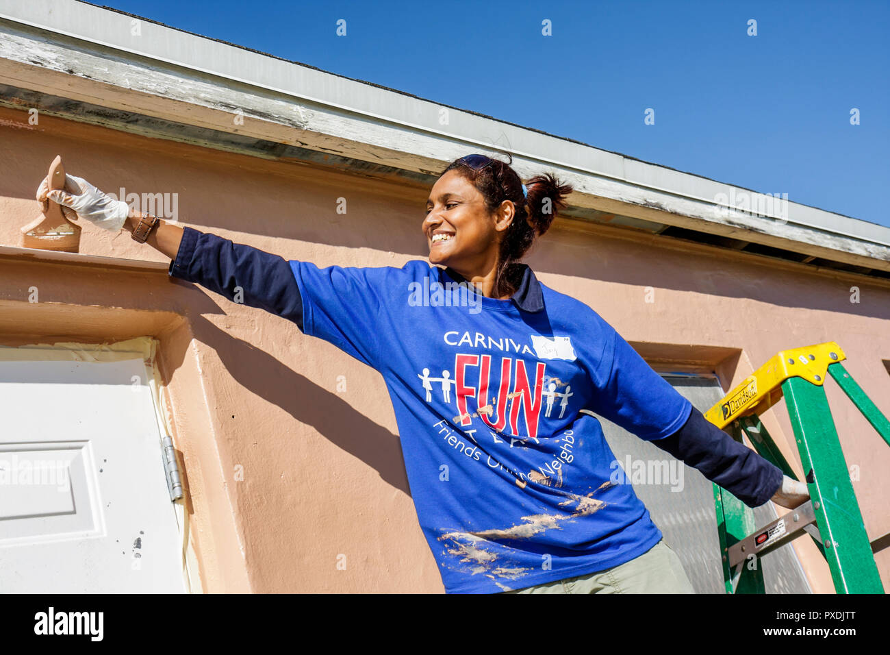 Miami Florida,Liberty City,Square,logement public,mains sur HANDSON Miami,bénévoles bénévoles service communautaire bénévoles travailleurs du travail, teamwo Banque D'Images