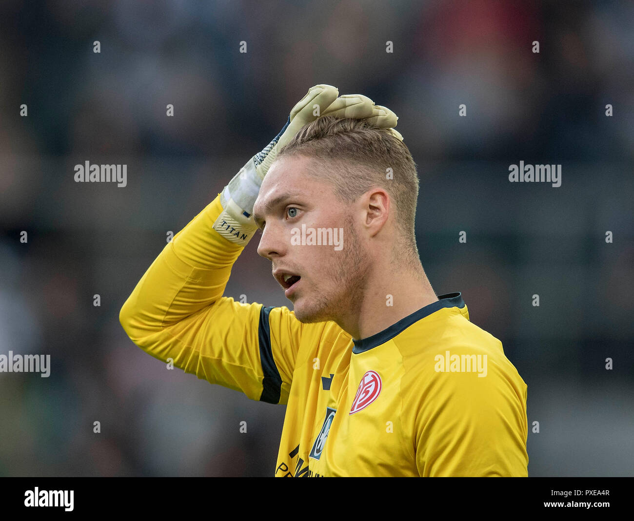 Gardien de Florian MUELLER (Muller, MZ) déçu, Football 1.Bundesliga, 8.journée Borussia Mönchengladbach, (FS) FSV FSV Mainz 05 (MZ), Borussia Mönchengladbach / 21.10.2018 en Allemagne. # #  DFL règlement interdit toute utilisation des photographies comme des séquences d'images et / ou quasi-vidéo # #  | conditions dans le monde entier Banque D'Images