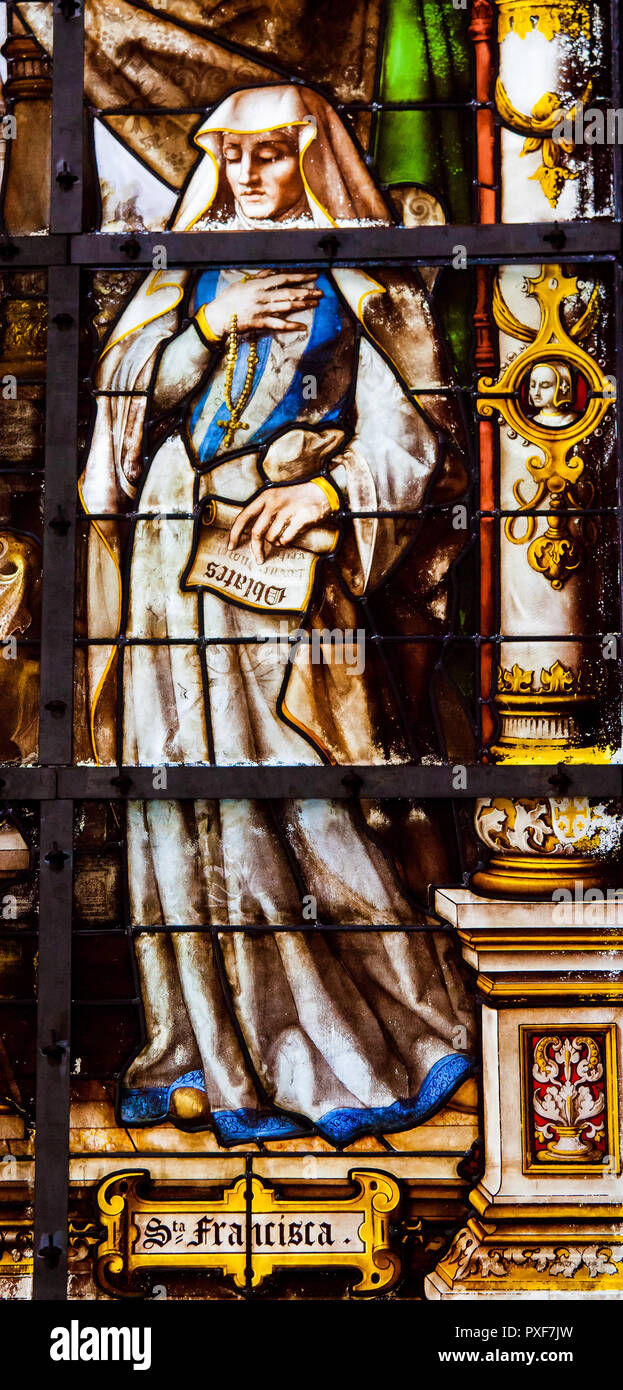 Vitraux dans la Cathédrale de Bruxelles, Belgique, représentant Saint Frances de Rome Banque D'Images