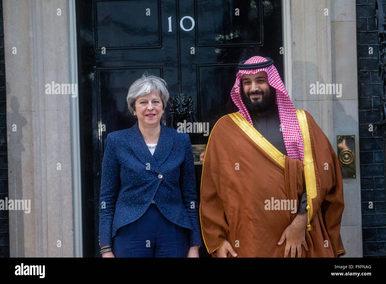 Le Prince Mohammad bin Salman, le Prince héritier d'Arabie Saoudite et le fils du roi Salman, visites Theresa peut, à Downing Street. Banque D'Images