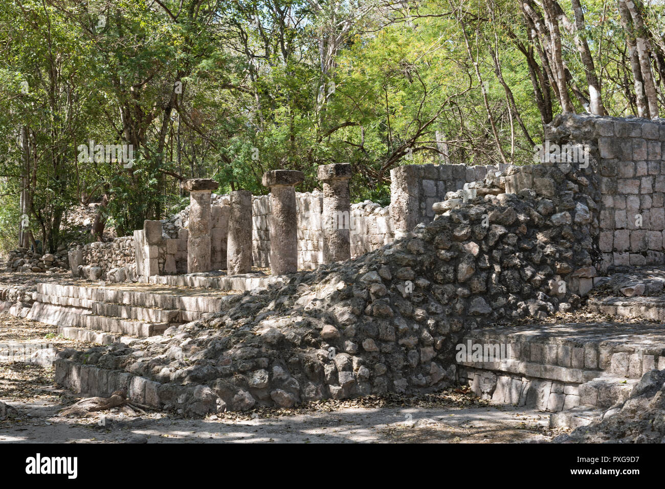 Ruines de l'ancienne ville maya de Edzna près de Campeche, Mexique Banque D'Images