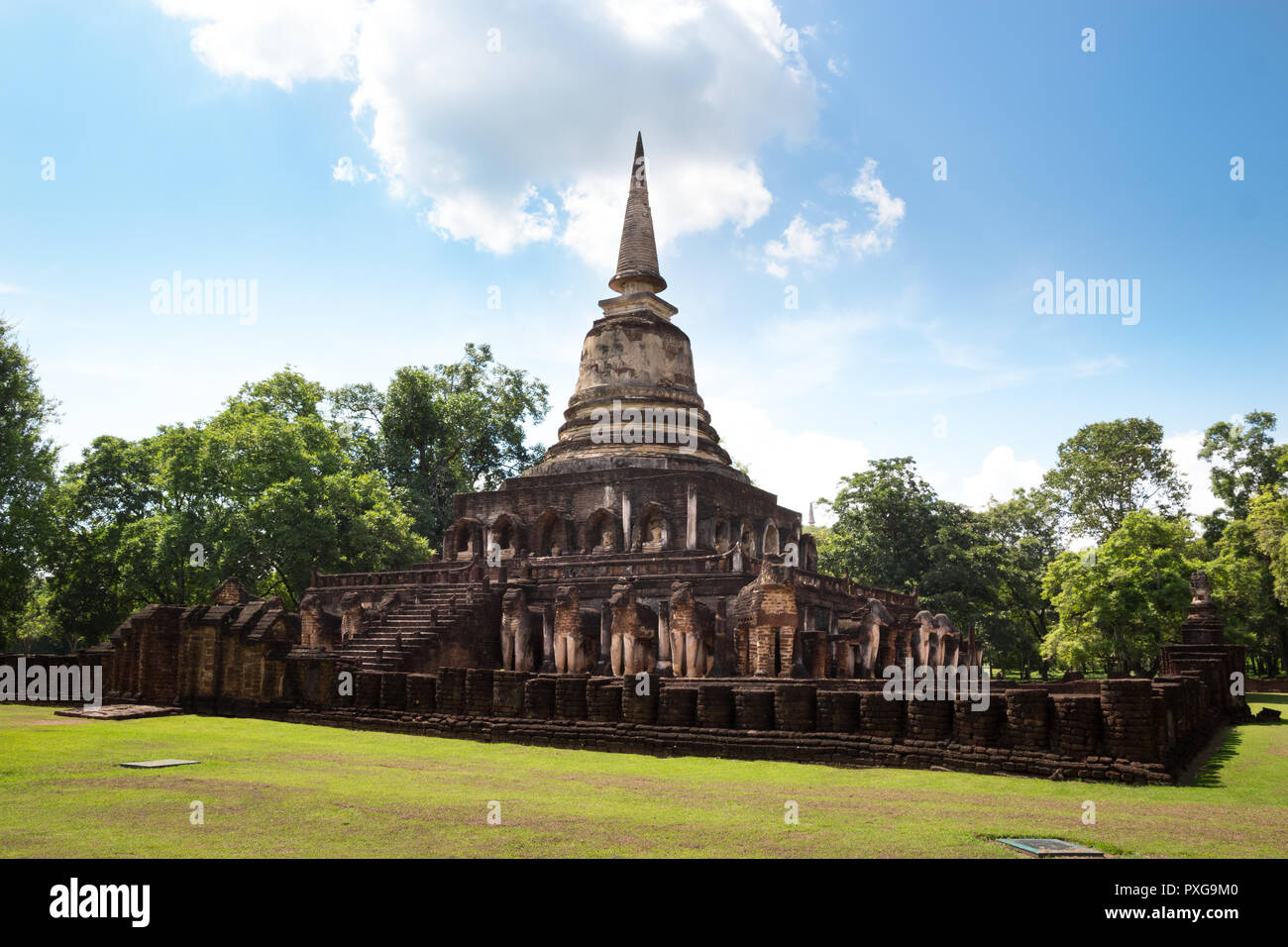 Site du patrimoine mondial de l'Wat Chang Lom à Si Satchanalai Historical Park, Sukhothai, Thaïlande. Banque D'Images