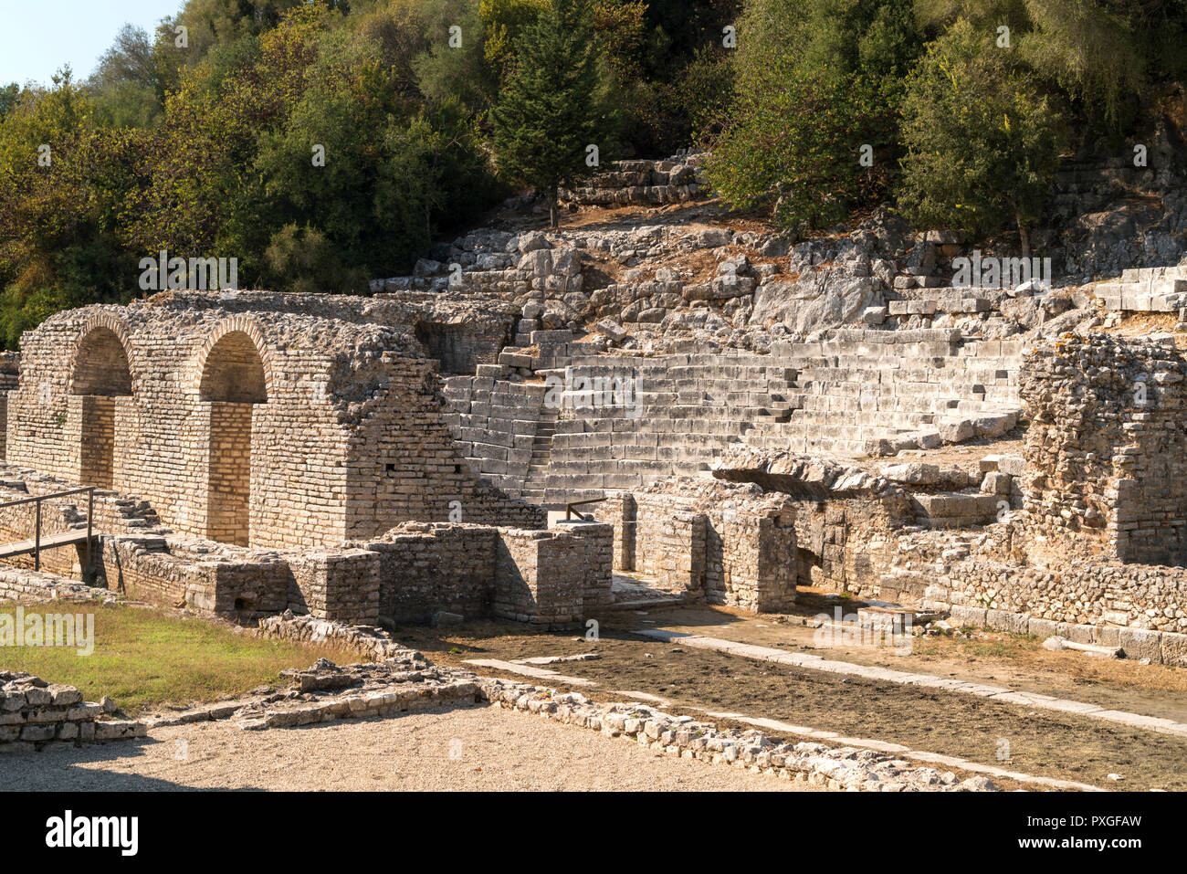 Asklepios-Heiligtum und Theater à Butrint, Albanien, Europa | Sanctuaire d'Asclépios et le théâtre de Butrint ou Buthrotum, l'Albanie, de l'Europe Banque D'Images
