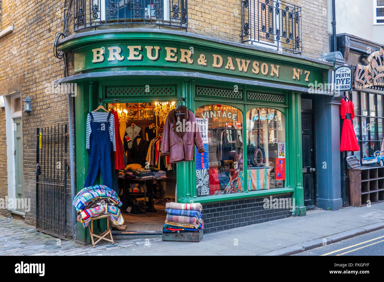 Boutique de vêtements vintage tendance, Margate Old Town, Margate, Thanet, Kent, Angleterre Banque D'Images