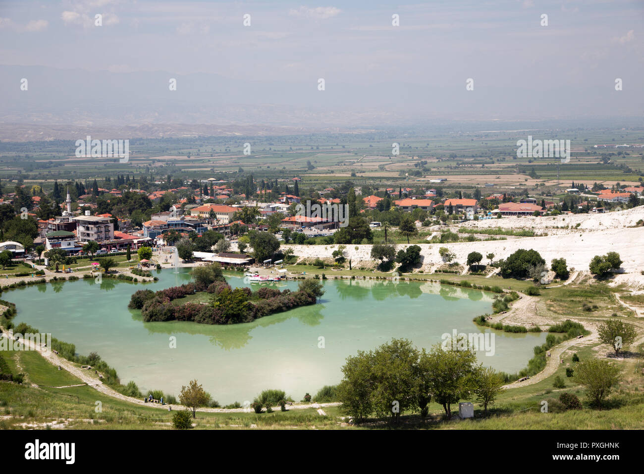 Turc de Pamukkale calcium minéral piscine. Le site est un site du patrimoine mondial de l'UNESCO. Banque D'Images