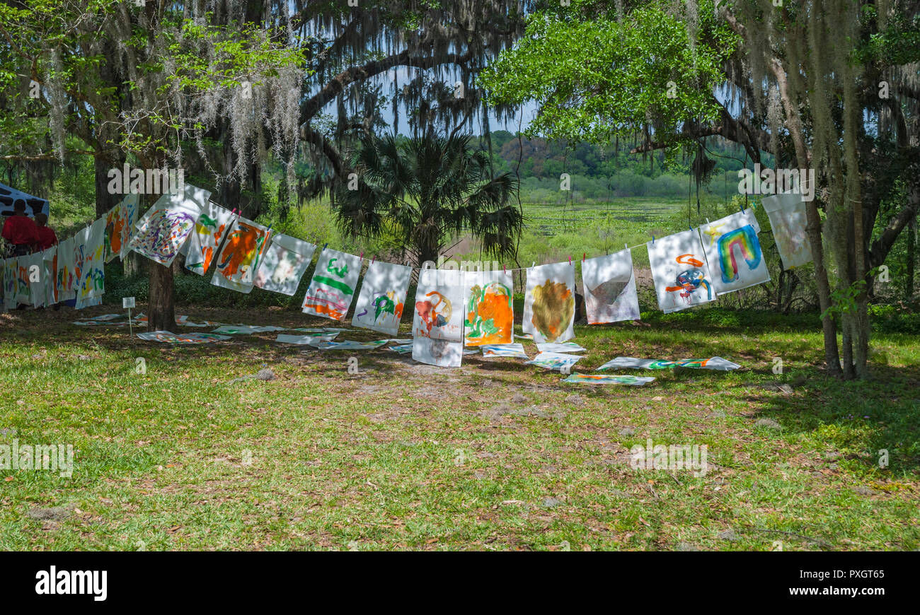 Jardin de printemps festival en Floride Nord--d'art des enfants sur l'affichage. Banque D'Images