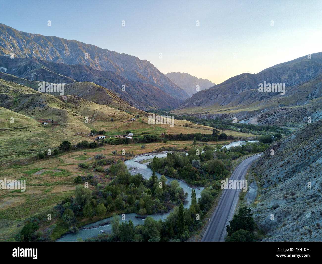 Le Canyon de la rivière Naryn inférieur au Kirghizstan prise en août 2018 Banque D'Images