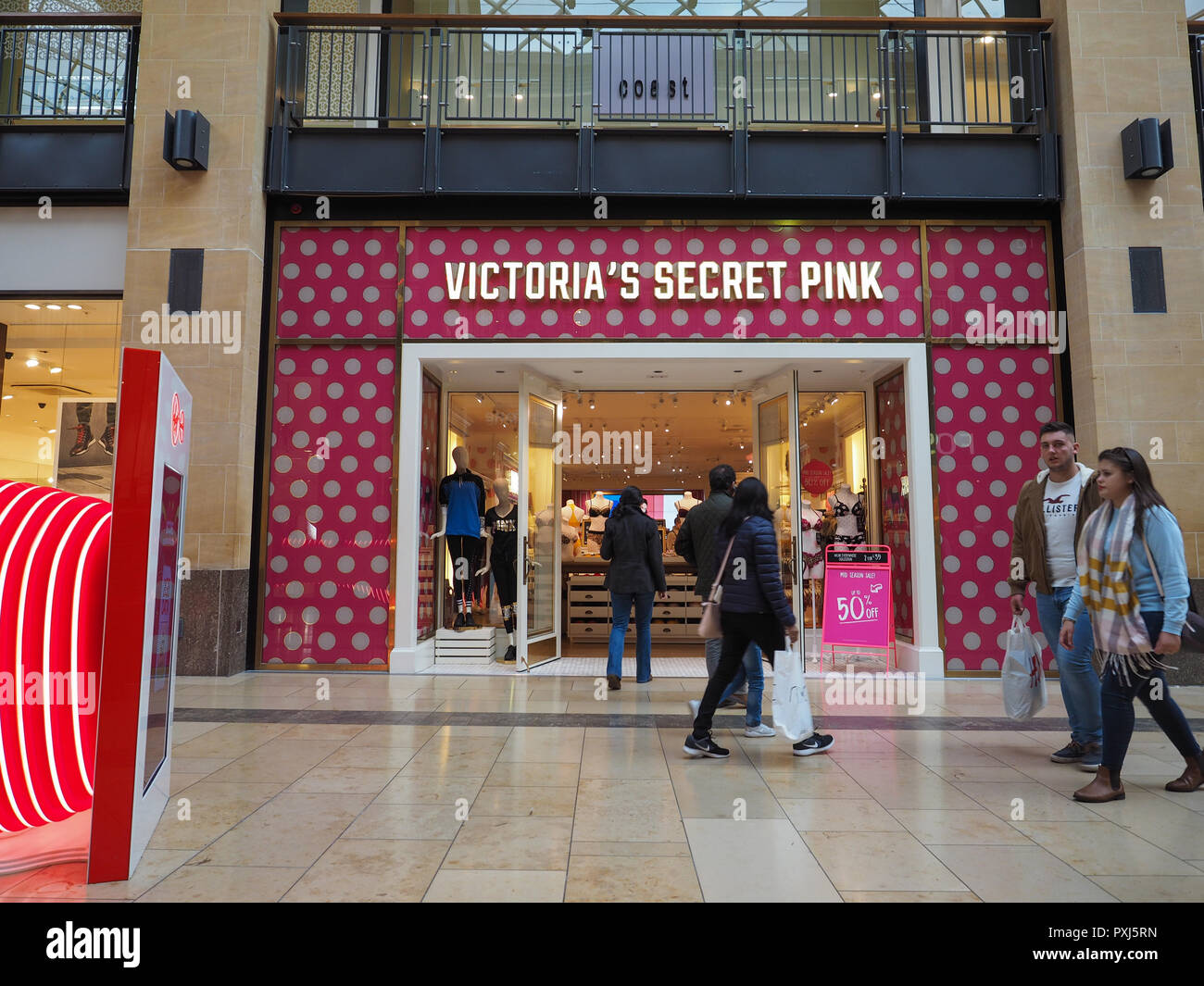 CAMBRIDGE, UK - CIRCA Octobre 2018 : Victoria's Secret Pink shop au centre commercial Grand Arcade Banque D'Images