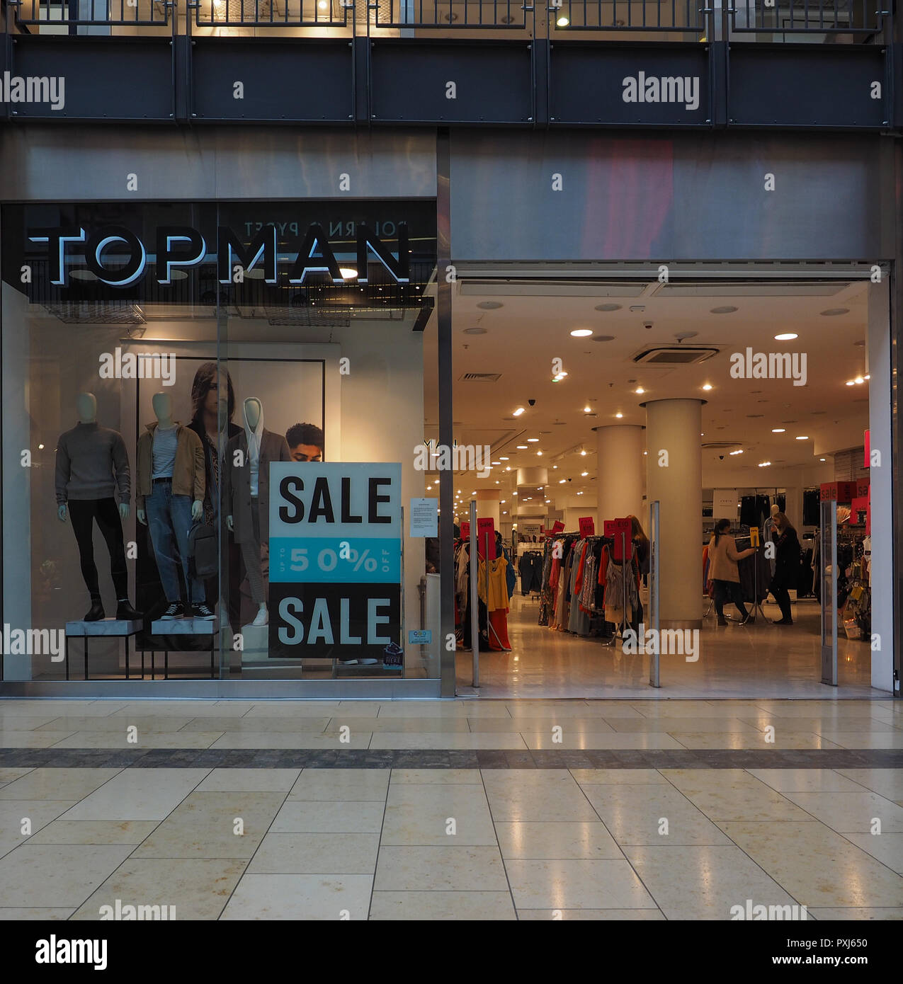 CAMBRIDGE, UK - CIRCA Octobre 2018 : shop Topman au centre commercial Grand Arcade Banque D'Images