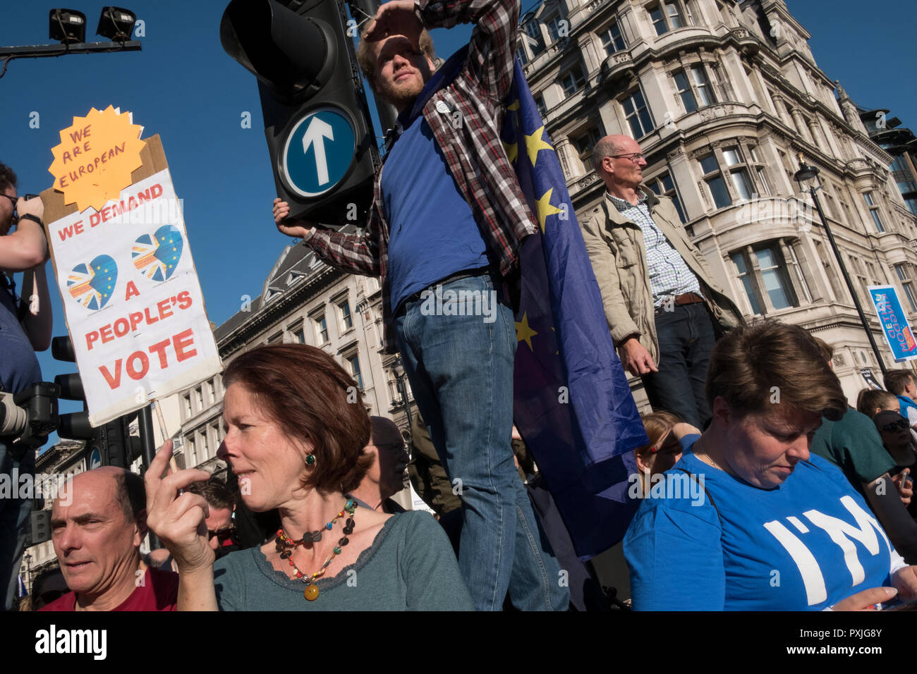 London, UK, 20thOctober 2018. Plus de 500 000 personnes ont marché sur le Parlement pour exiger leur voix démocratique d'être entendu dans le cadre d'une manifestation présentée comme la manifestation la plus importante d'une génération. Comme la date de la UK's Brexit en provenance de l'Union européenne, les manifestants se sont réunis à leurs dizaines de milliers de dirigeants politiques prendre connaissance et de donner à l'opinion publique britannique un vote final sur l'affaire. Brexit (Photo par Mike Abrahams/Alamy Live News Banque D'Images