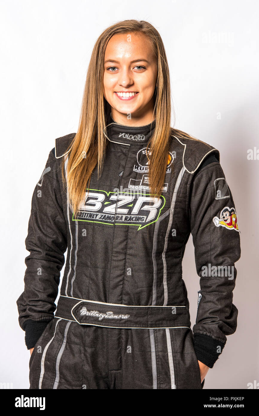 Daytona Beach, FL, USA. 22 octobre, 2018. Brittney Zamora pose pour des photos au cours d'entraînement de NASCAR pour la diversité Formation médias tenue à la Michael & Libby Johnson Centre pour l'engagement civique sur le campus de Bethune Cookman University à Daytona Beach, Fl. Romeo Guzman/CSM/Alamy Live News Banque D'Images