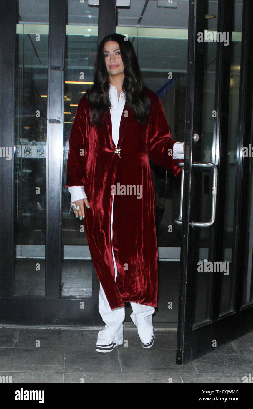 NEW YORK, NY - 23 OCTOBRE : Camila Alves McConaughey vu après une apparition sur Good Day NY à New York City le 23 octobre 2018. Credit : RW/MediaPunch Banque D'Images