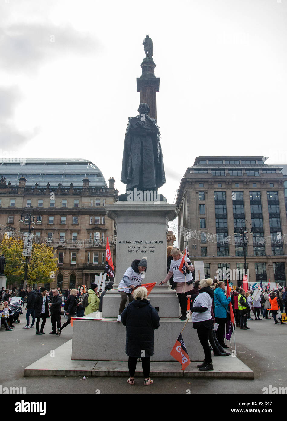 Glasgow, Royaume-Uni. 23 Oct 2018. Les manifestants marcher pour l'égalité de rémunération à George Square, à Glasgow, en Écosse. Banque D'Images