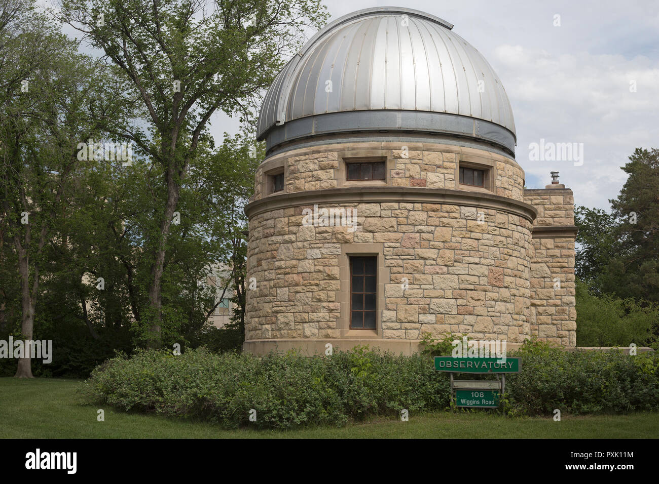 Observatoire sur le campus de l'Université de la Saskatchewan construit avec du calcaire en style gothique collégial entre 1928 et 1930 Banque D'Images