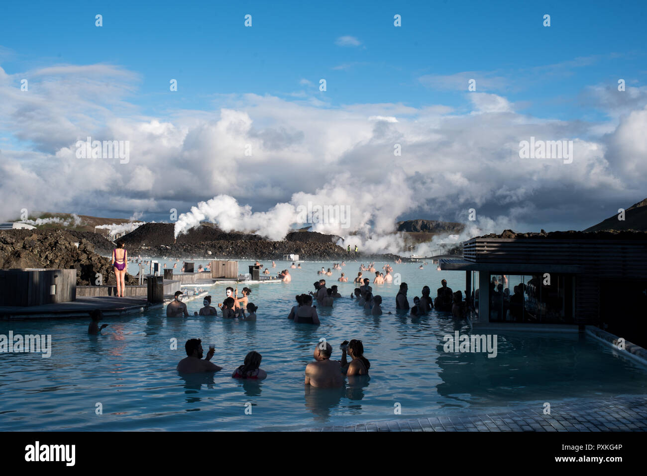 Eaux thermales en Islande. Le célèbre lagon bleu Banque D'Images