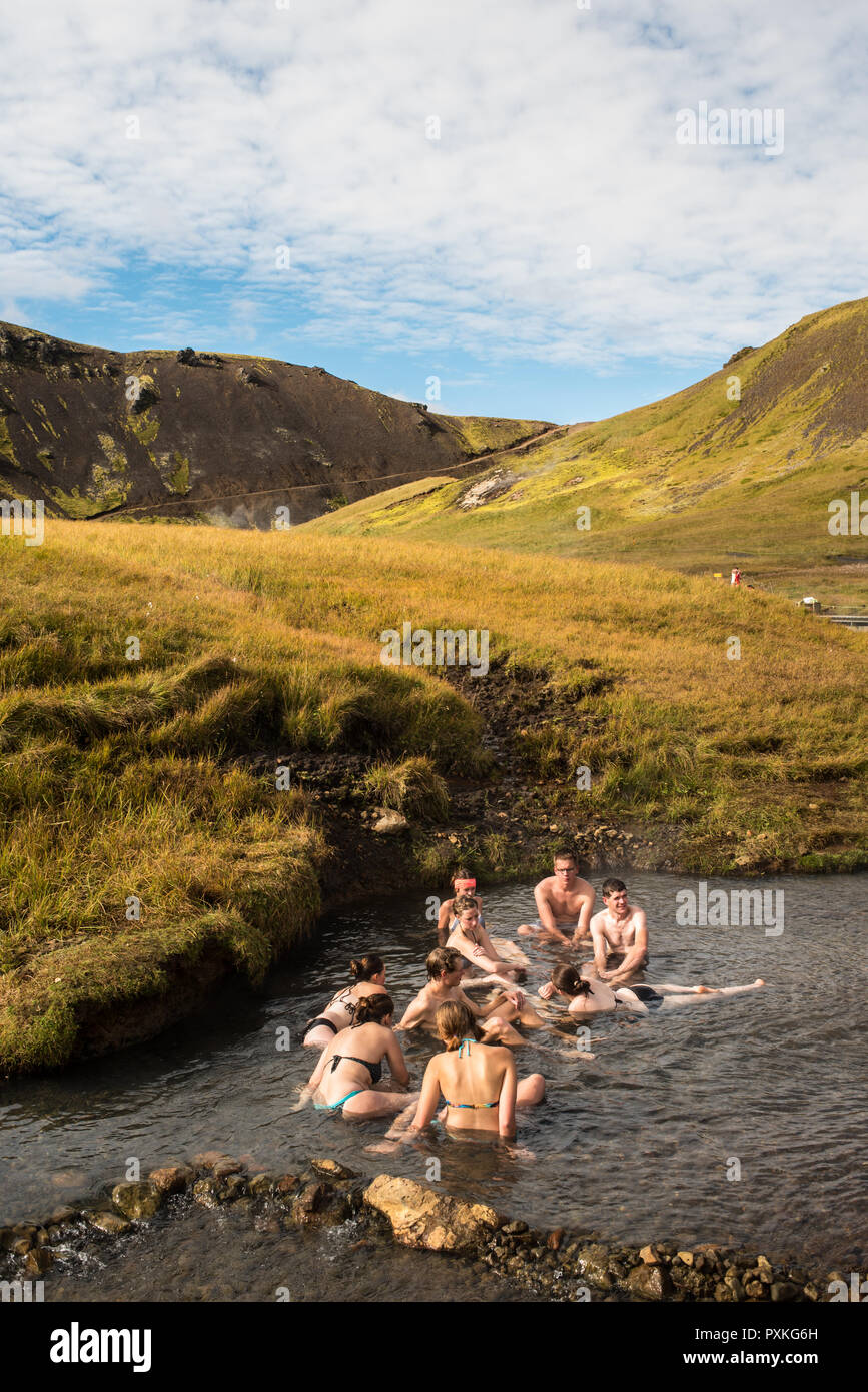 Eaux thermales en Islande. La rivière 'chaud', dans les montagnes derrière Hveragerdi. Le sud de l'Islande Banque D'Images