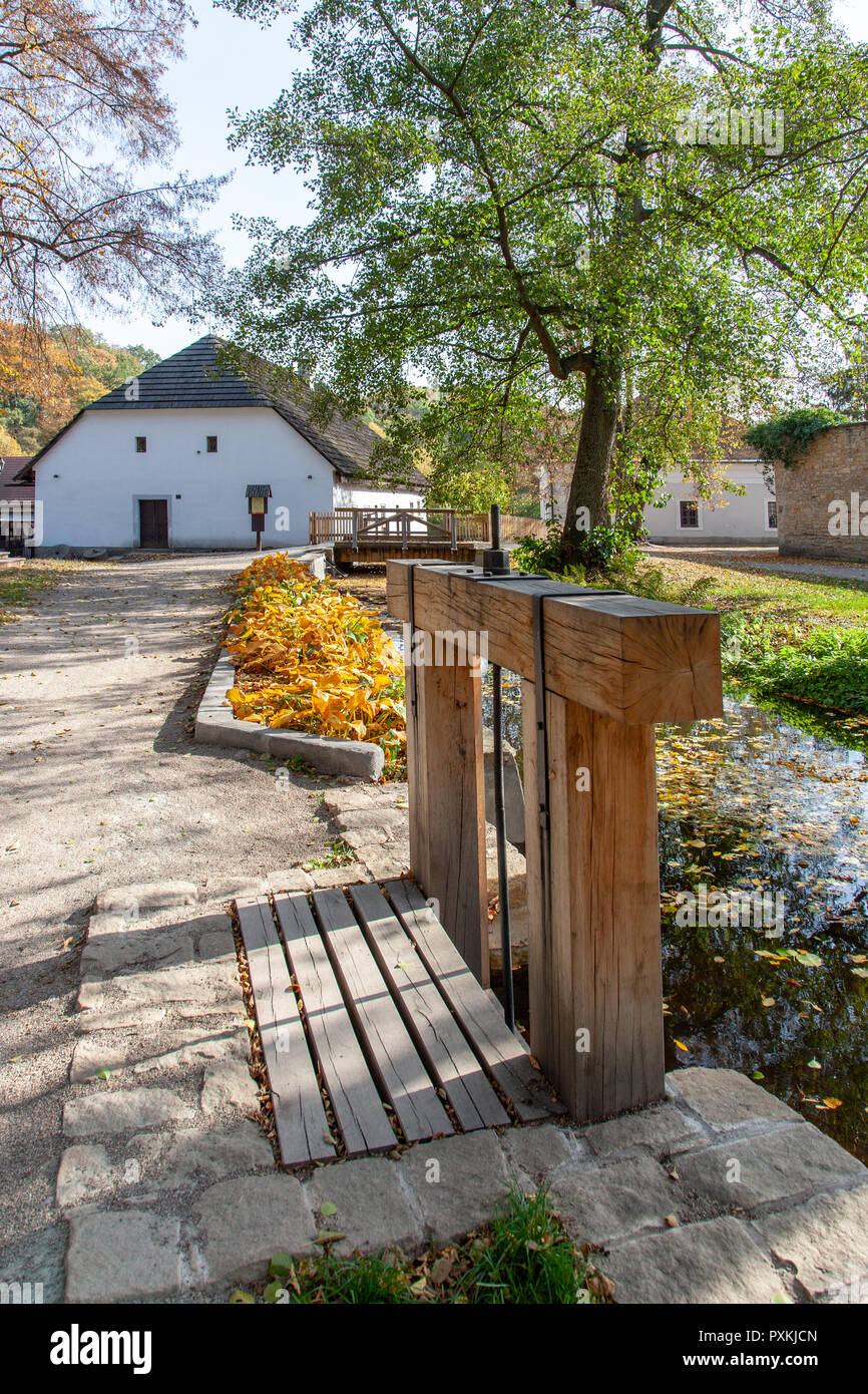 Un Rudrův mlýn vodní mandl, Ratibořice, Babiččino údolí, Česká republika / Rudr Ratiborice, moulin à eau, la région de Bohême de l'Est, République Tchèque Banque D'Images