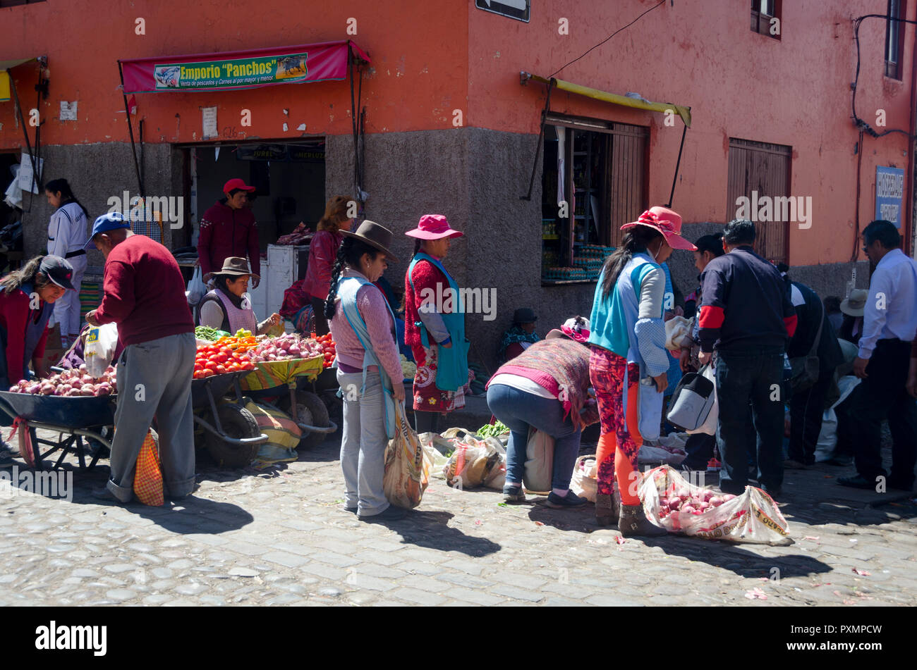 Scène de rue et de marché, Cuzco, Pérou Banque D'Images