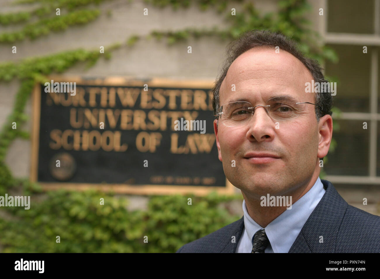 Steven Drizin, professeur de droit à nord-ouest de l'École de droit de l'Pritzker, photographié à Chicago en 2003. Banque D'Images