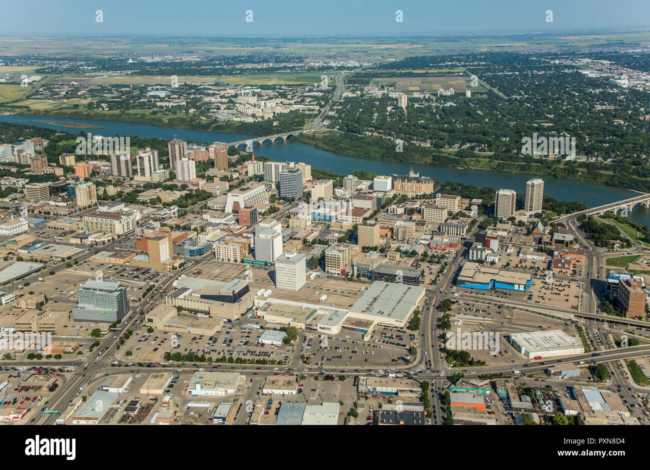 Vue aérienne de la ville de Saskatoon et de la rivière Saskatchewan Sud. Banque D'Images