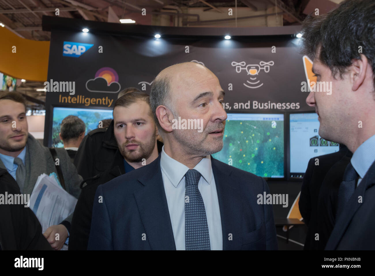 Visite de Julien Denormandie et rencontre avec Pierre Moscovici avec Delphine alors Gény-Stephann au Salon International de l'Agriculture Banque D'Images