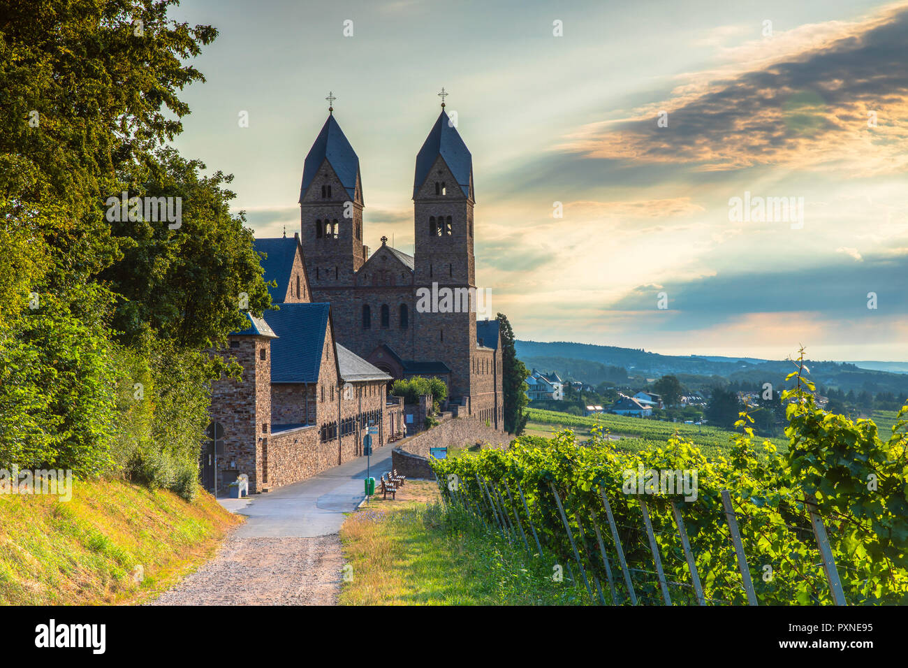 L'Abbaye de Sainte Hildegarde et vignobles, Rudesheim, Rhénanie-Palatinat, Allemagne Banque D'Images