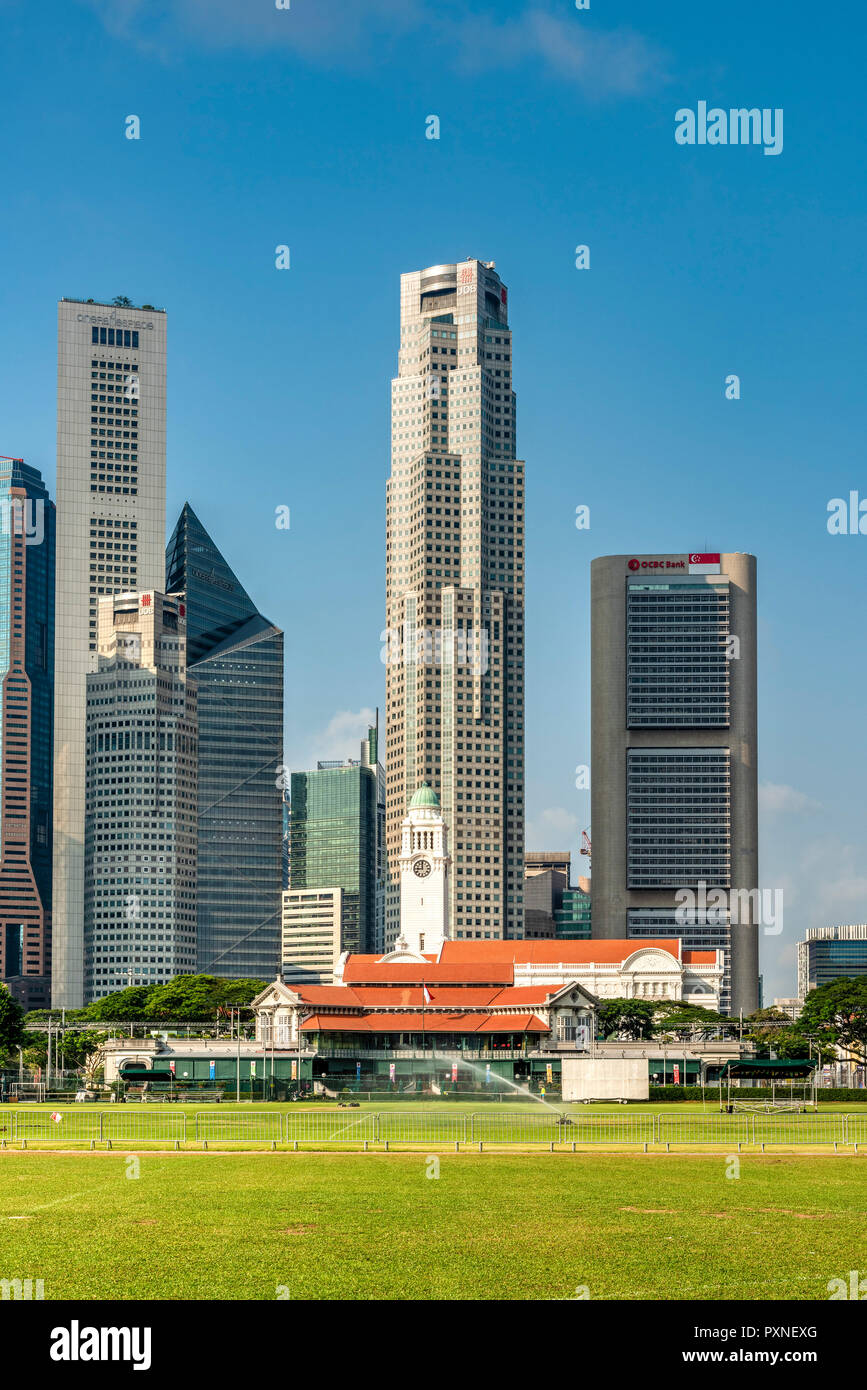 Padang champ et financial district skyline, Singapour Banque D'Images